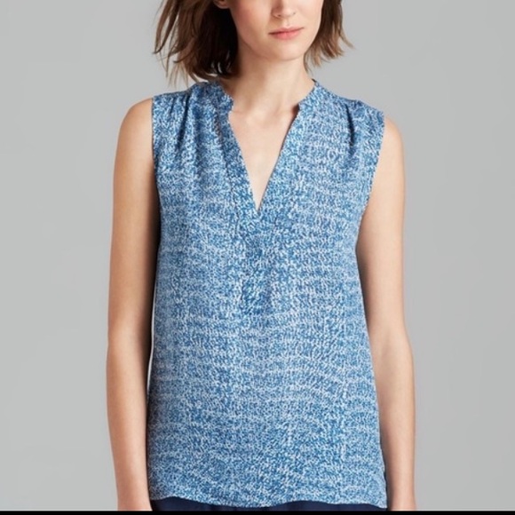 VINCE BLUE 100% SILK SLEEVELESS BLUE PRINT TOP - Picture 2 of 6
